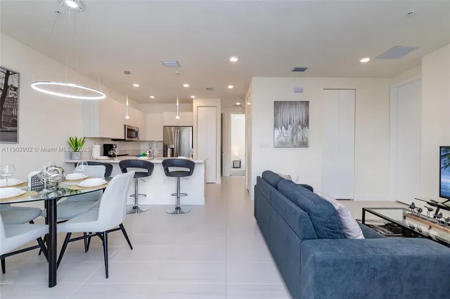 $3,650 | 6416 Northwest 102nd Court, Unit 302, Doral, FL 33178