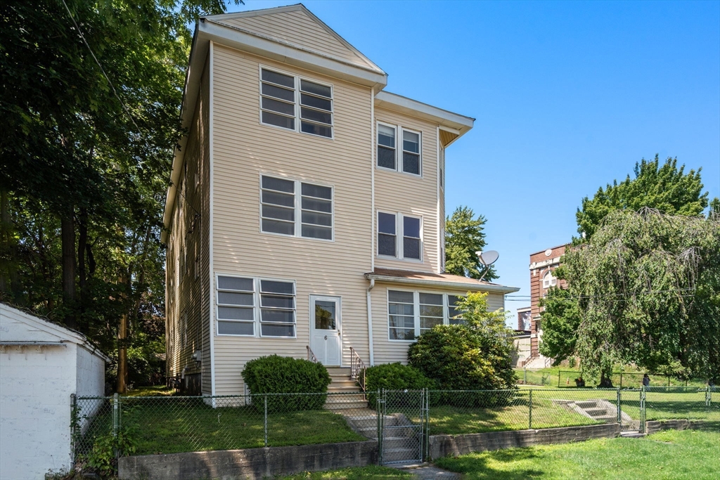 6 Indiana Street Worcester, MA 01604 - Photo 3 of 42 Gallery Image 3