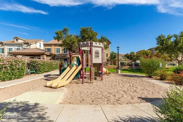 $2,100 | 968 West Aspen Way, Gilbert, AZ 85233