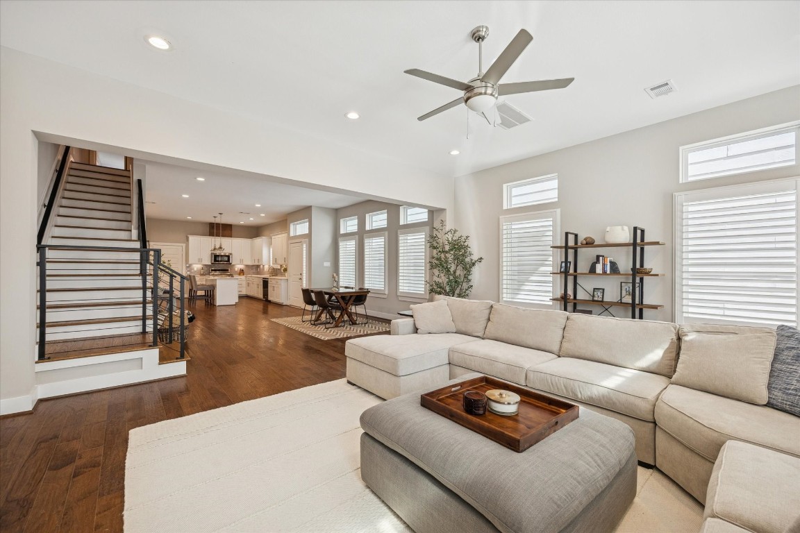920 West 25th Street, Unit B Houston, TX 77008 - Photo 35 of 35 a living room with furniture and a wooden floor