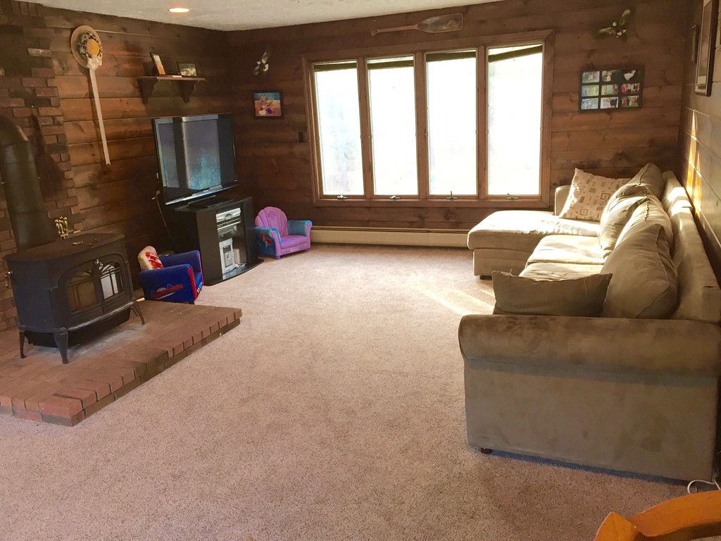 111 Meadow Road Spencer, MA 01562 - Photo 2 of 28 Gallery Image 2
