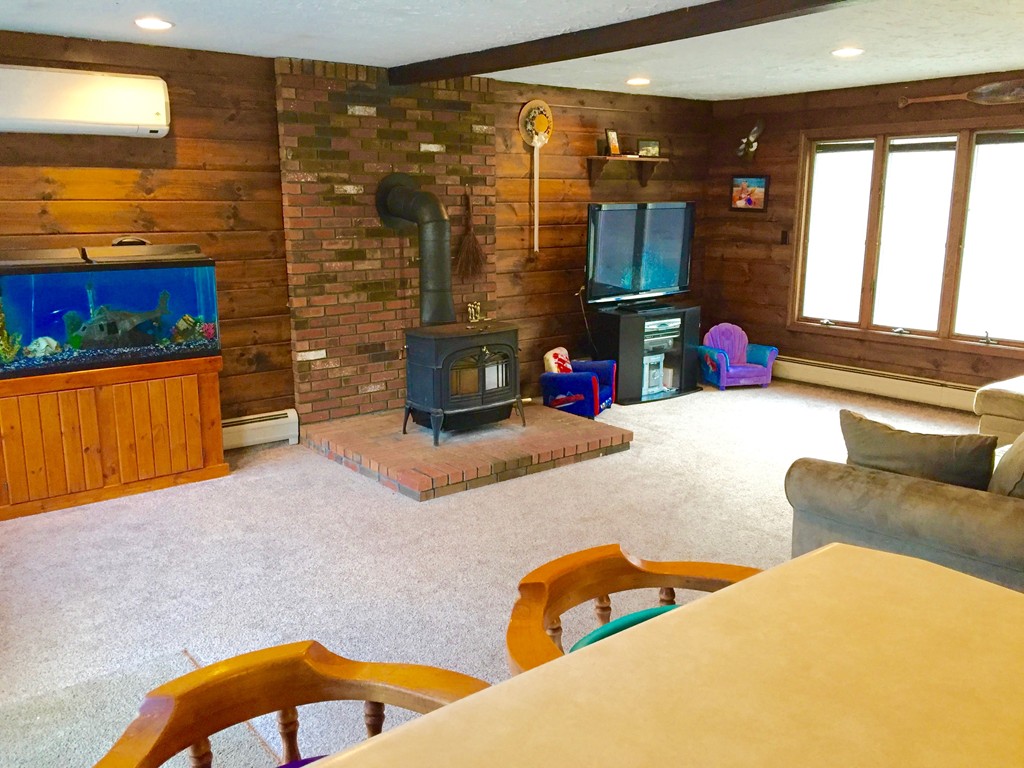 111 Meadow Road Spencer, MA 01562 - Photo 3 of 28 Gallery Image 3
