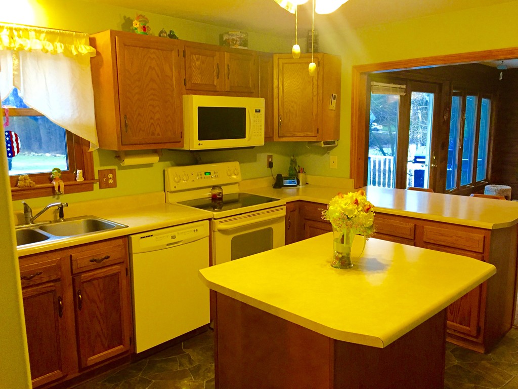 111 Meadow Road Spencer, MA 01562 - Photo 10 of 28 Gallery Image 10