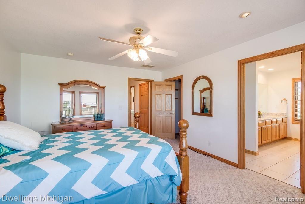 6041 Trombley Road Newport, MI 48166 - Photo 19 of 33 masterbed1.jpg