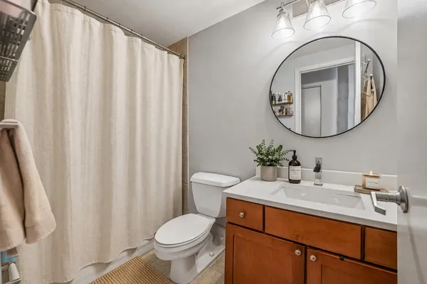 $299,900 | 758 North Larrabee Street, Unit 712, Chicago, IL 60654