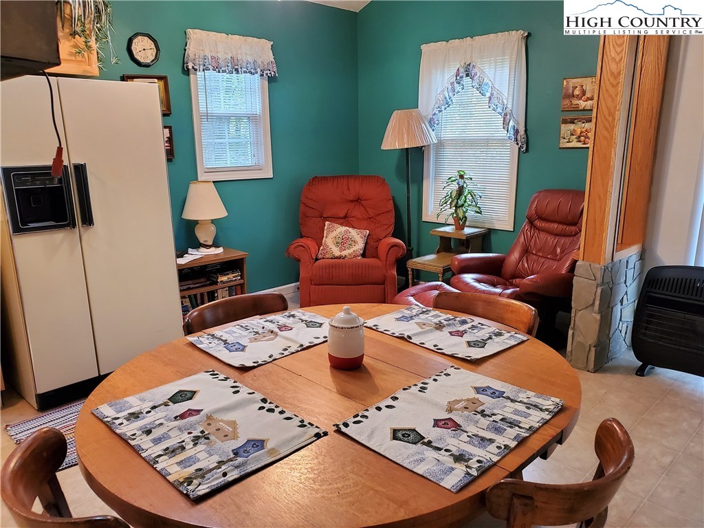 264 River Road Newland, NC 28657 - Photo 8 of 17 Gallery Image 8