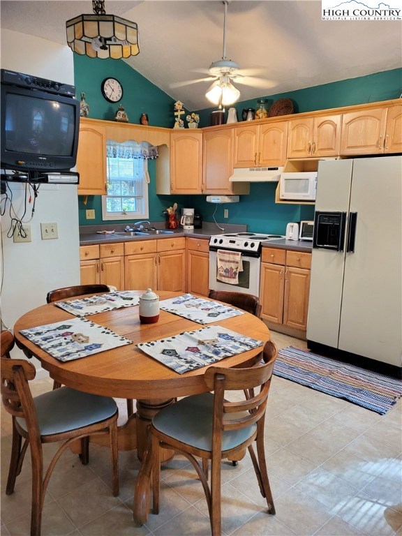 264 River Road Newland, NC 28657 - Photo 10 of 17 Gallery Image 10