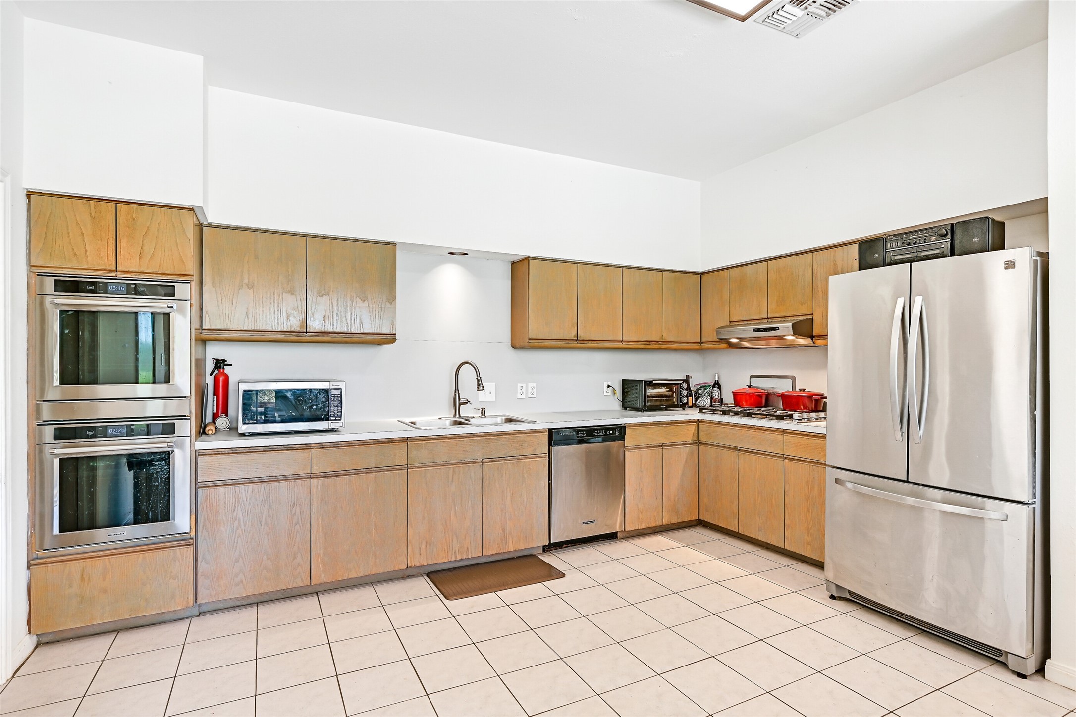 1412 Hollier Road Friendswood, TX 77546 - Photo 11 of 29