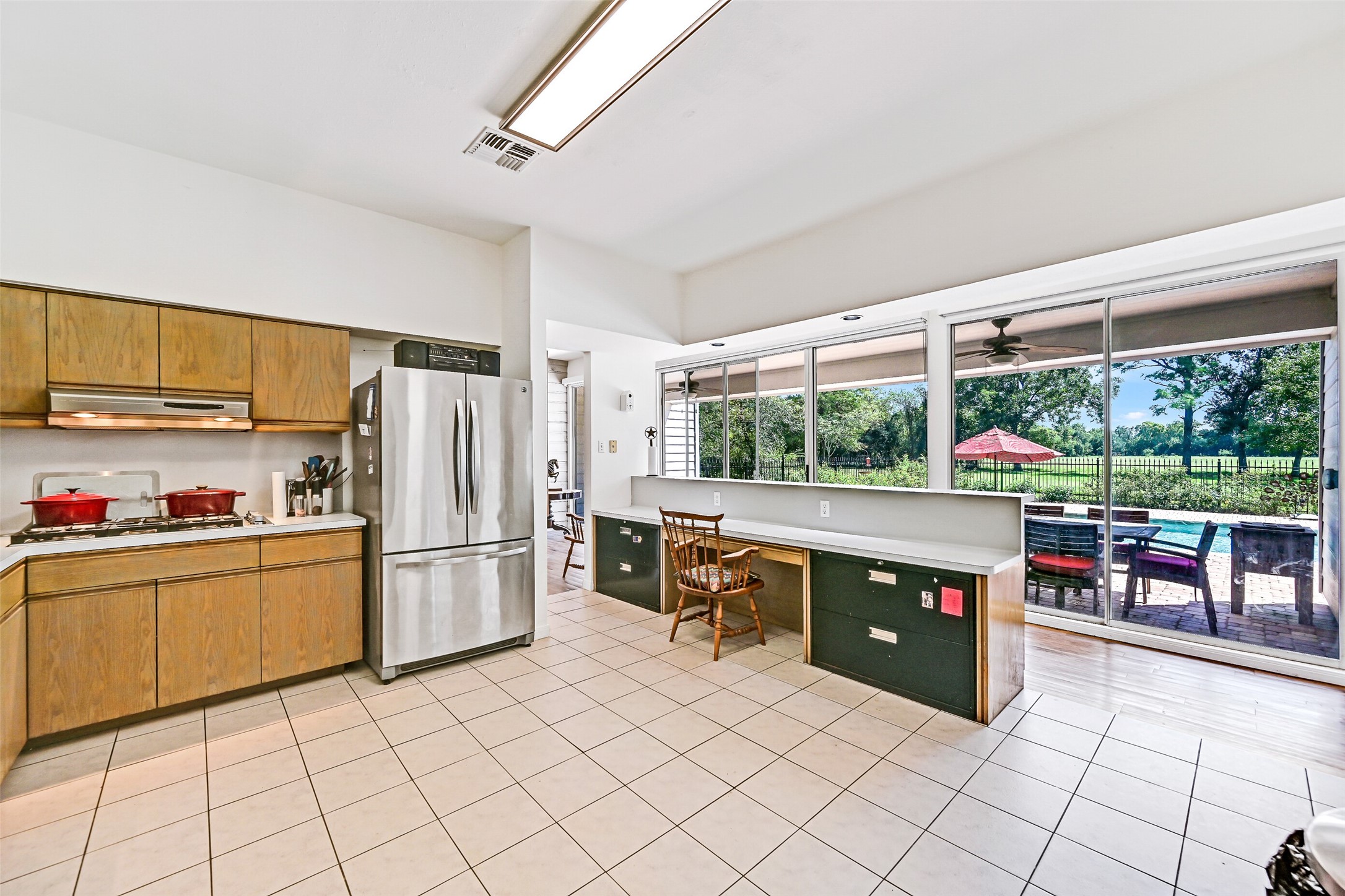 1412 Hollier Road Friendswood, TX 77546 - Photo 14 of 29