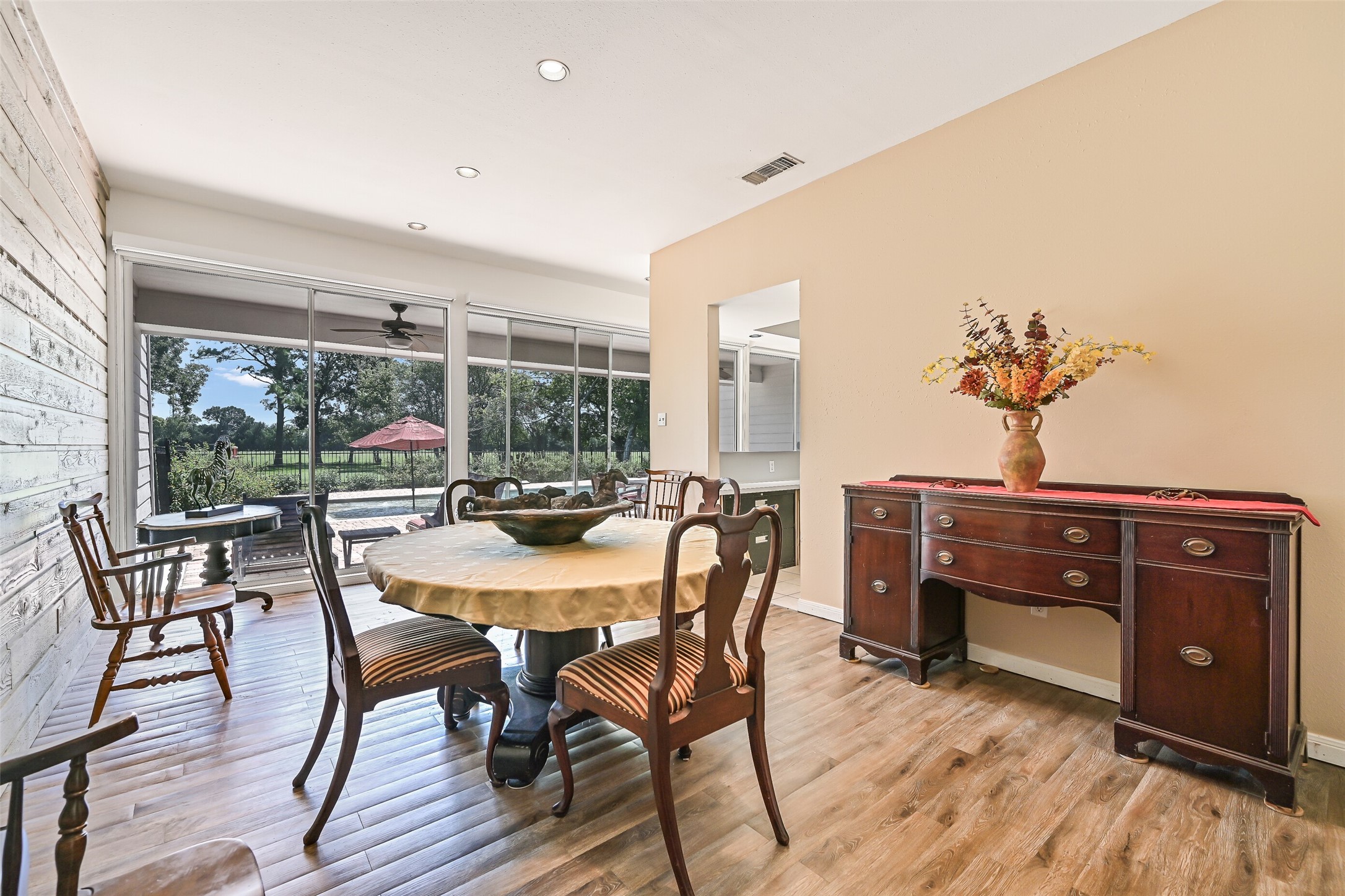 1412 Hollier Road Friendswood, TX 77546 - Photo 15 of 29