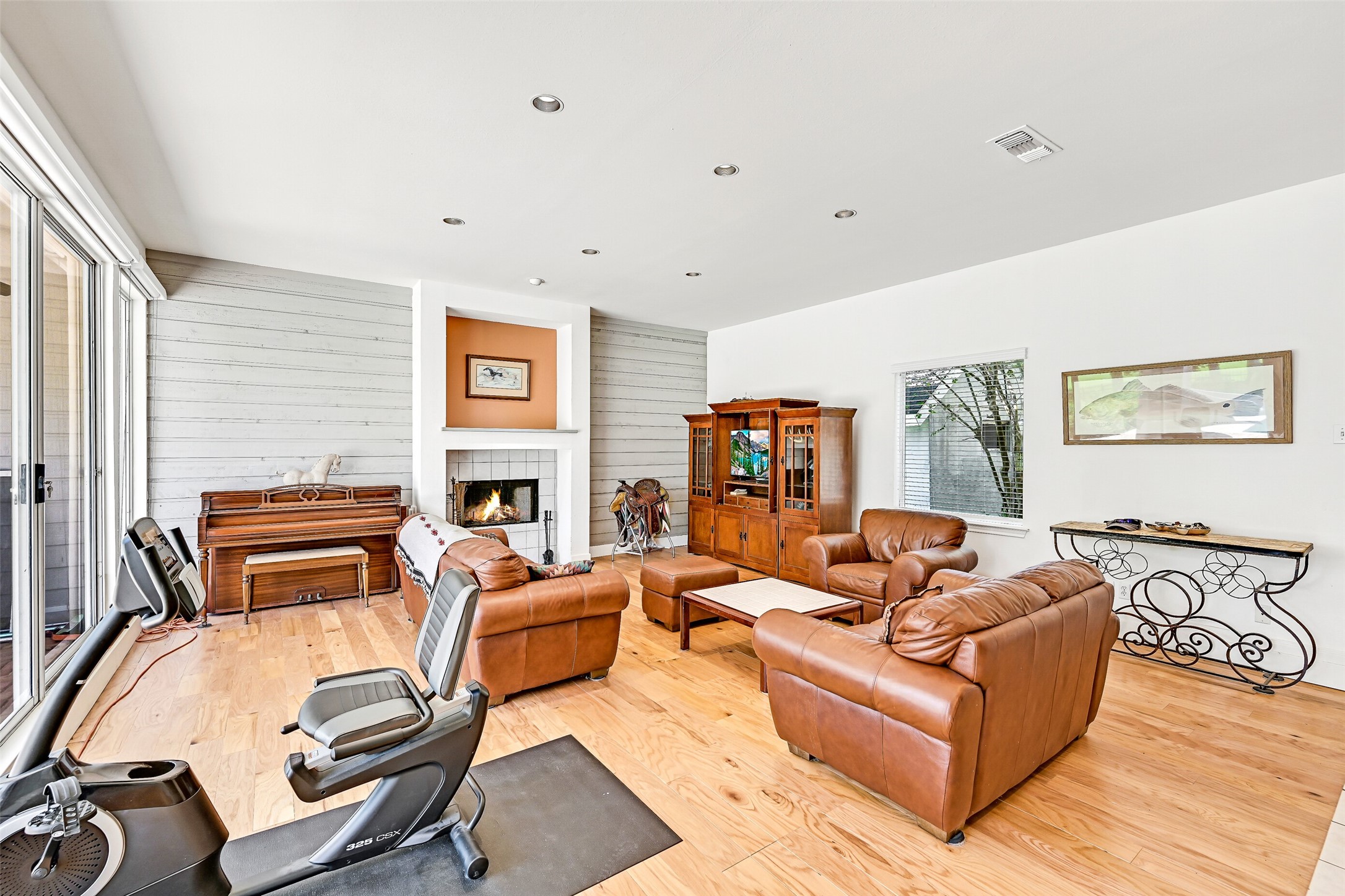 1412 Hollier Road Friendswood, TX 77546 - Photo 9 of 29