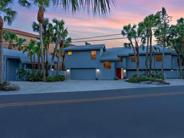 $3,700,000 | 3201 Casey Key Road, Nokomis, FL 34275