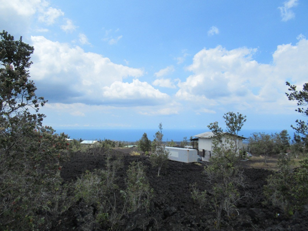 31 Aloha Boulevard Ocean View, HI 96704 - Photo 2 of 3 a view of a building