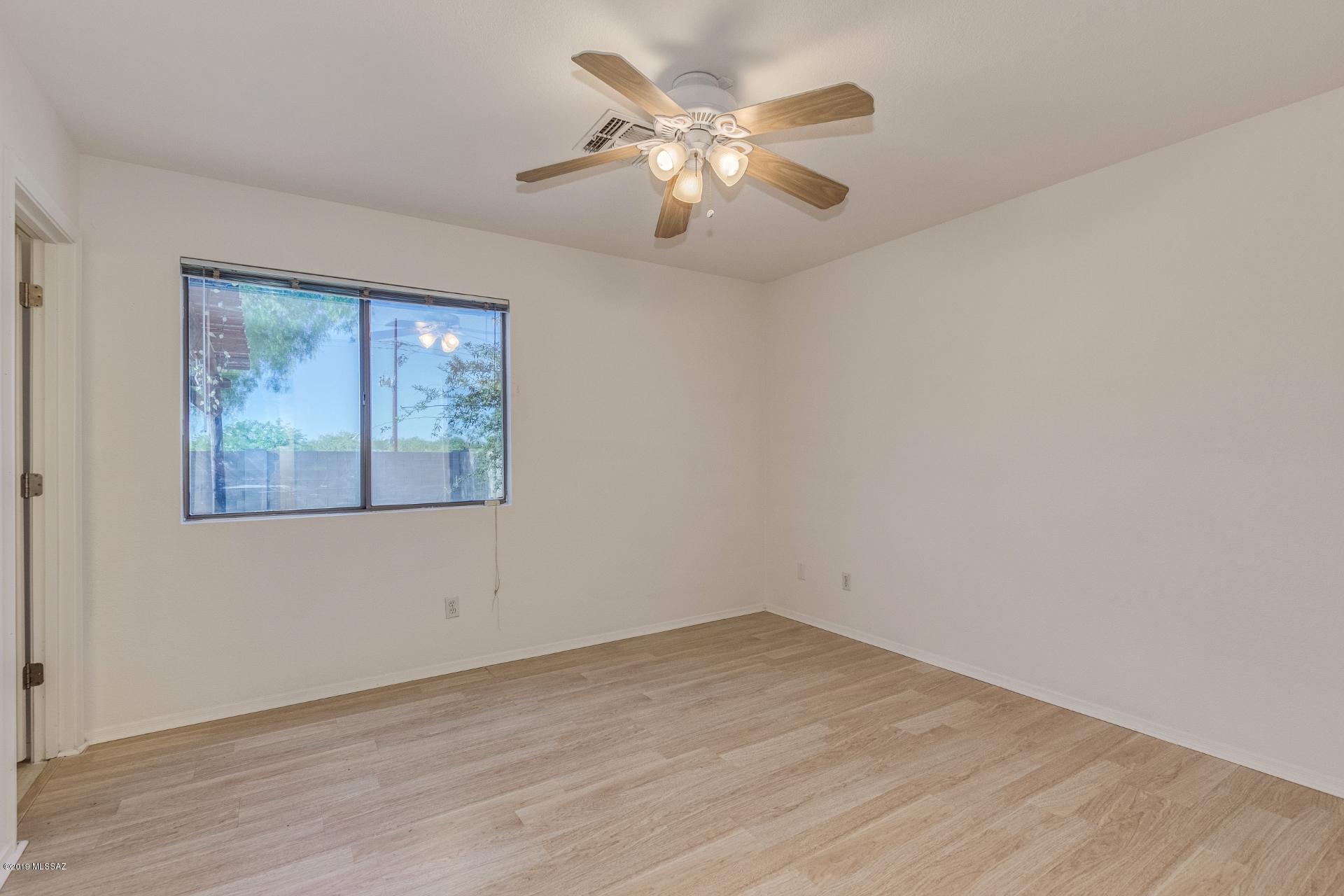 9822 Vía De Sisneroz Tucson, AZ 85747 - Photo 10 of 18