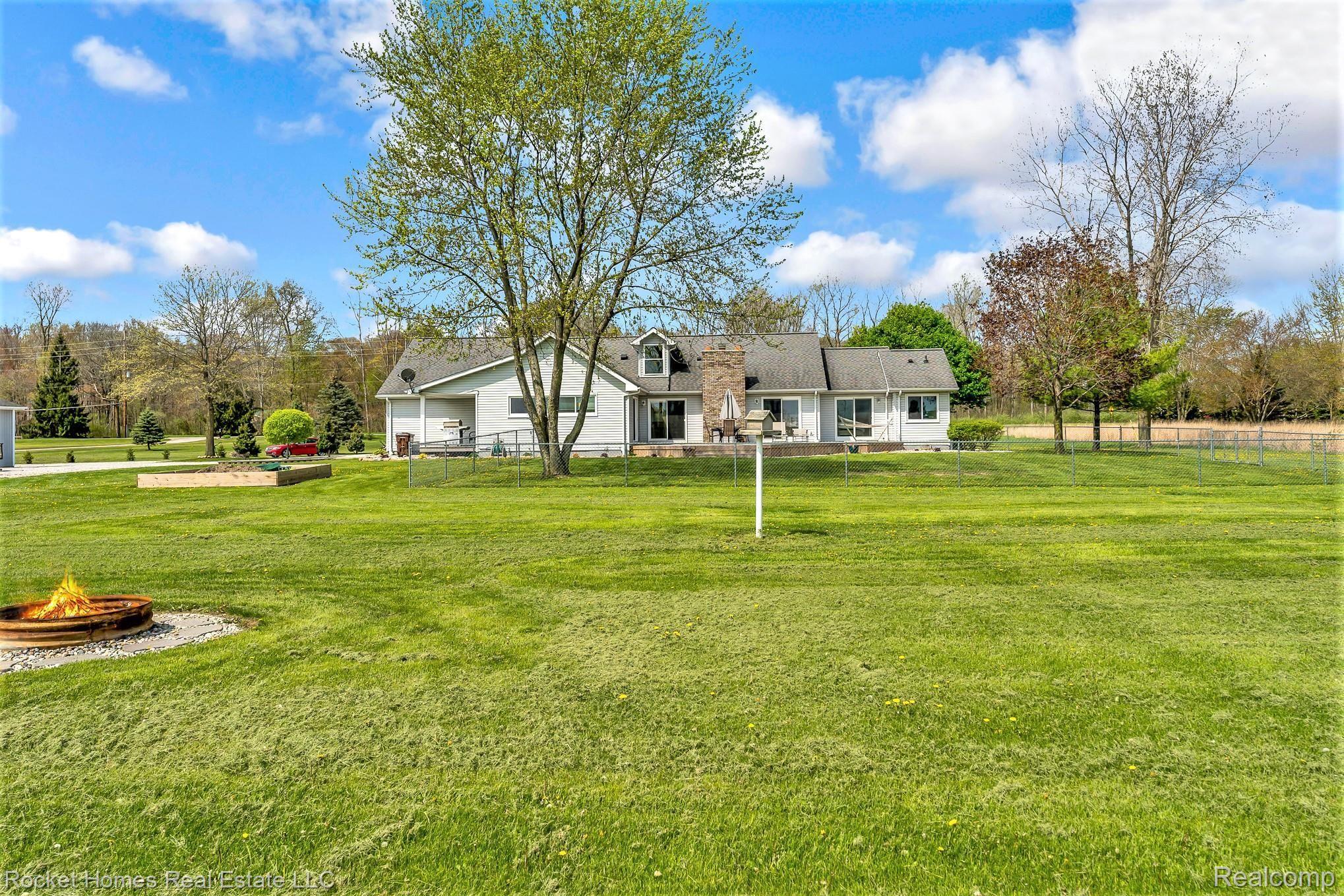 13850 Briar Hill Road Carleton, MI 48117 - Photo 27 of 32 DSC05138.jpg