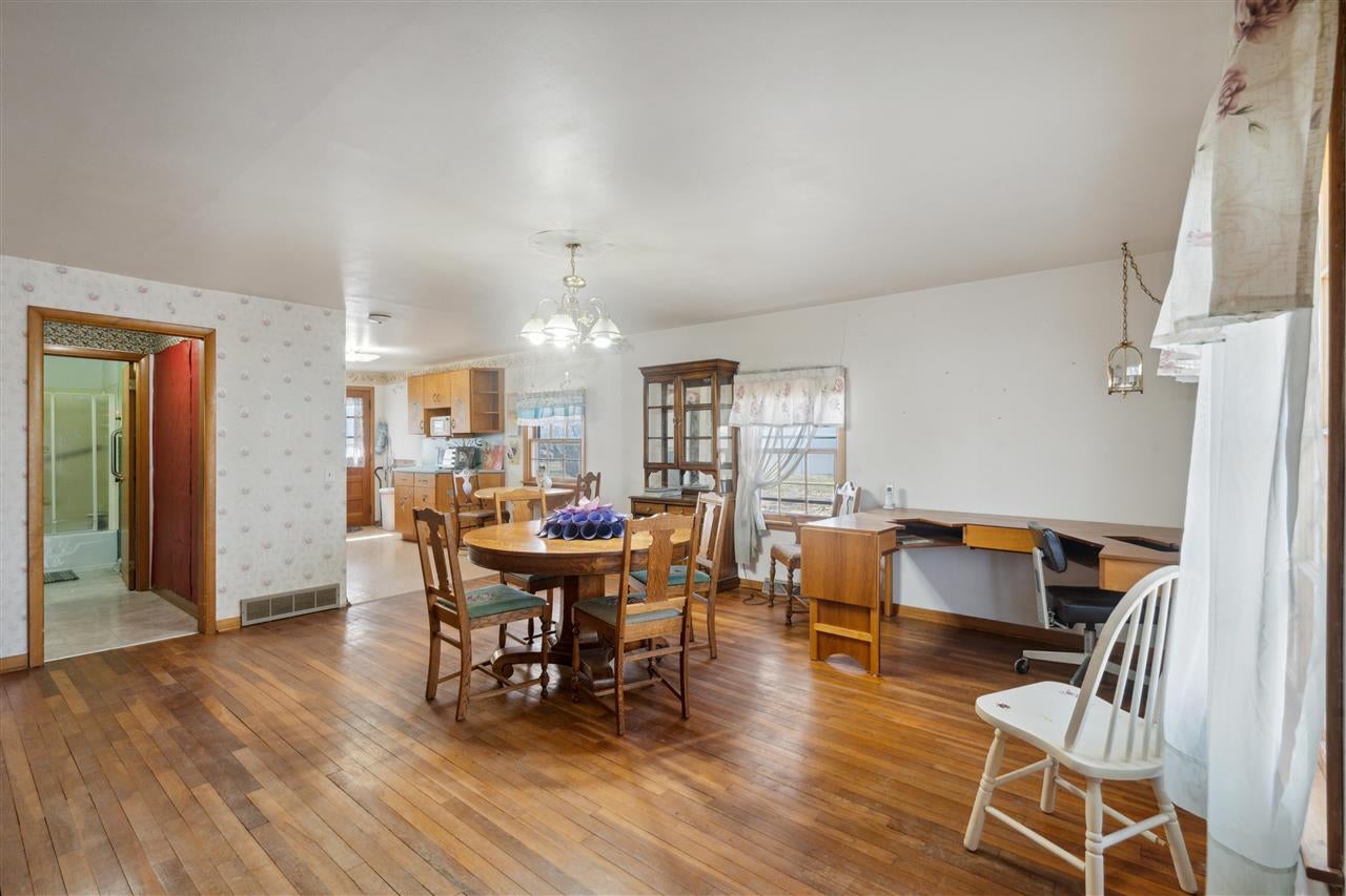 104 Jones Street Southeast Shellsburg, IA 52332 - Photo 5 of 30 Gallery Image 5