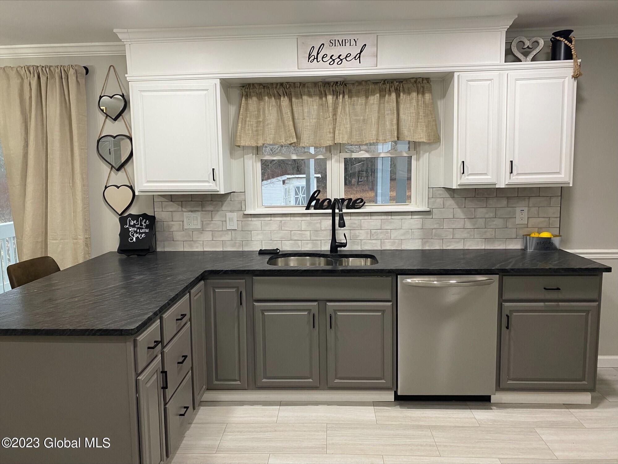 159 Cordell Road Colonie, NY 12303 - Photo 9 of 26 Kitchen 2