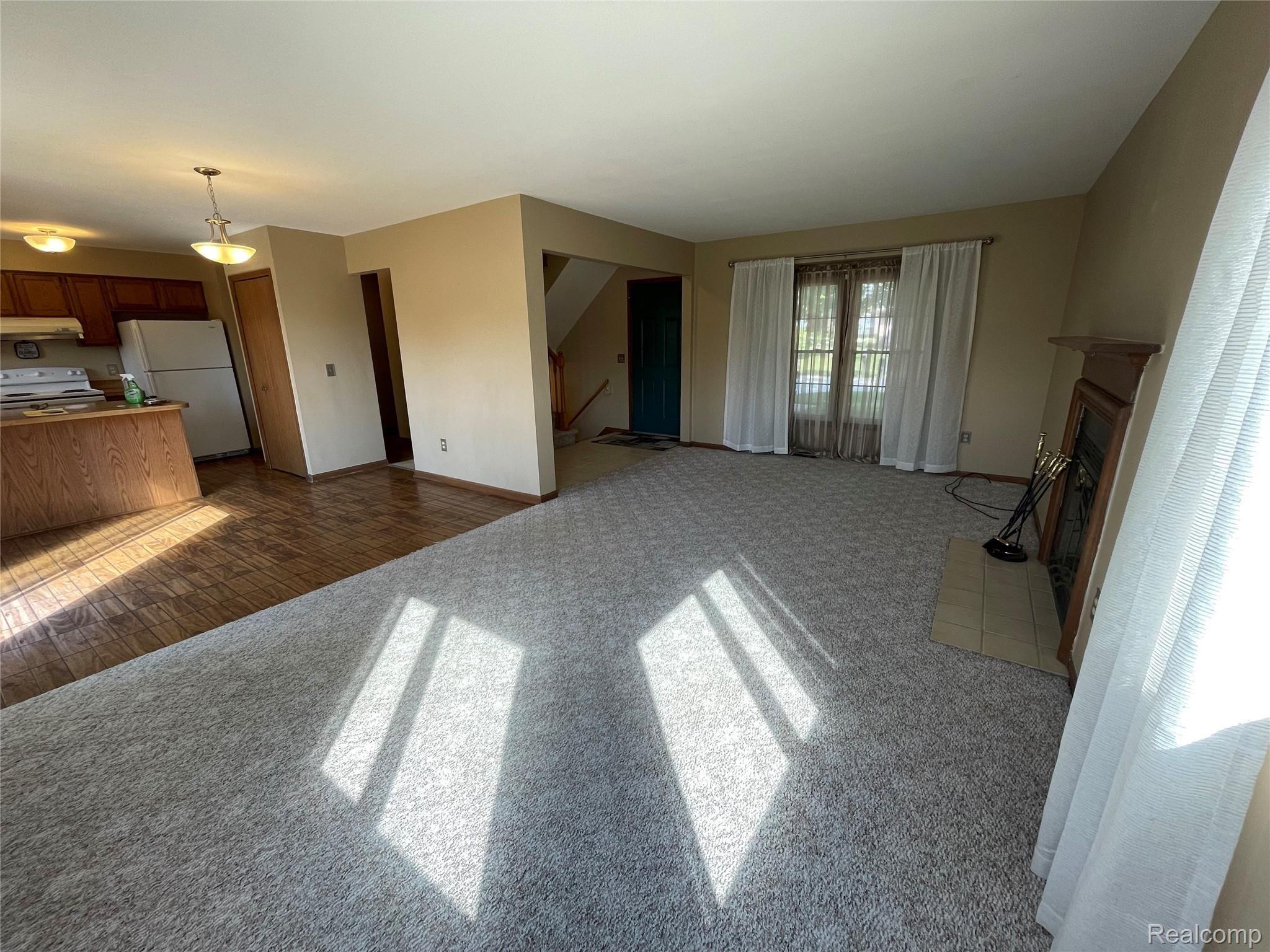 1625 Fielding Drive Rochester, MI 48307 - Photo 5 of 23 IMG_8672.JPG