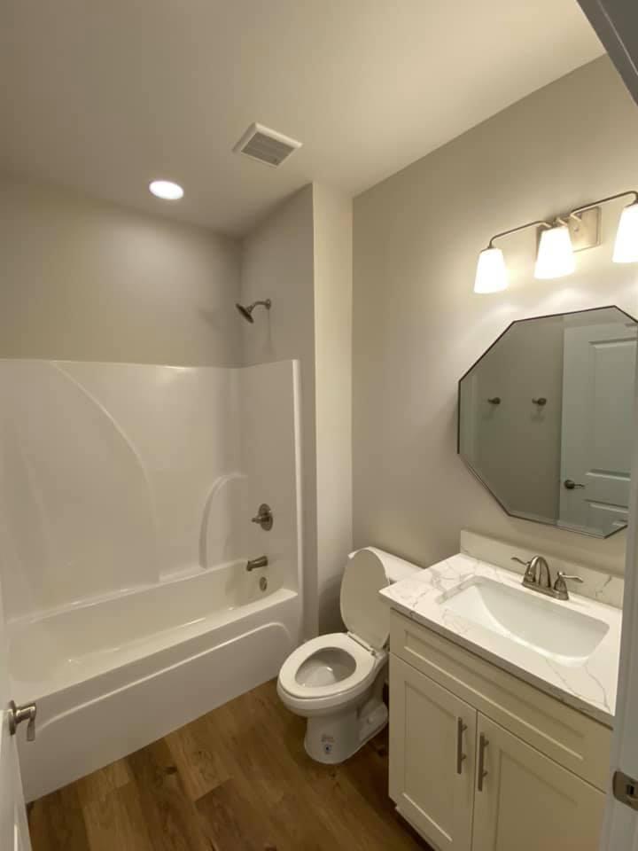 400 Fanny Ann Way Freeport, FL 32439 - Photo 14 of 20 a bathroom with a sink toilet and shower