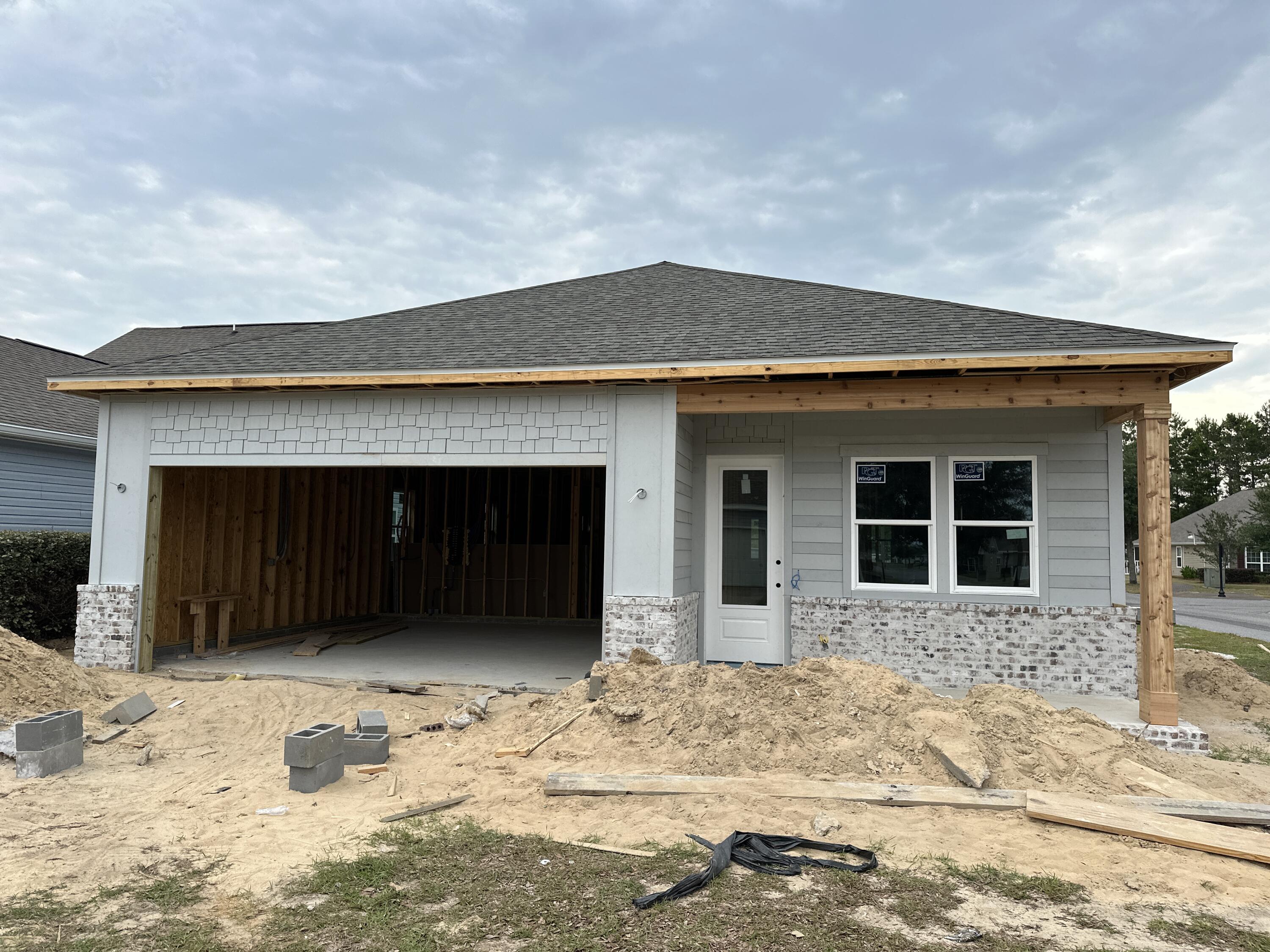 400 Fanny Ann Way Freeport, FL 32439 - Photo 4 of 20 a front view of a house