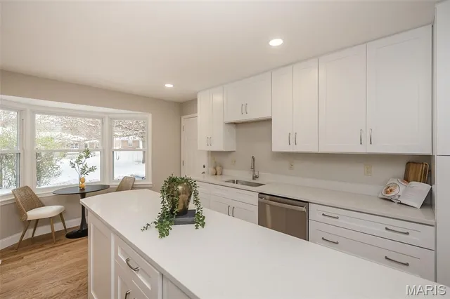 $570,000 | 304 Monteith Drive, Ellisville, MO 63011