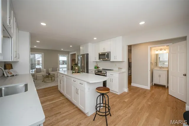 $570,000 | 304 Monteith Drive, Ellisville, MO 63011