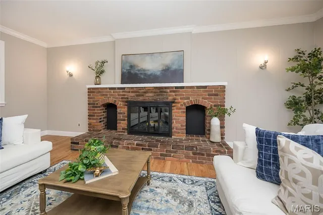 $570,000 | 304 Monteith Drive, Ellisville, MO 63011