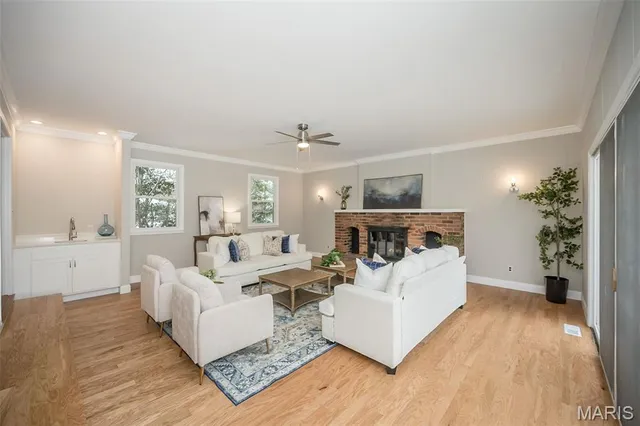 $570,000 | 304 Monteith Drive, Ellisville, MO 63011