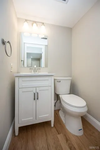 $570,000 | 304 Monteith Drive, Ellisville, MO 63011