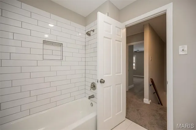 $570,000 | 304 Monteith Drive, Ellisville, MO 63011