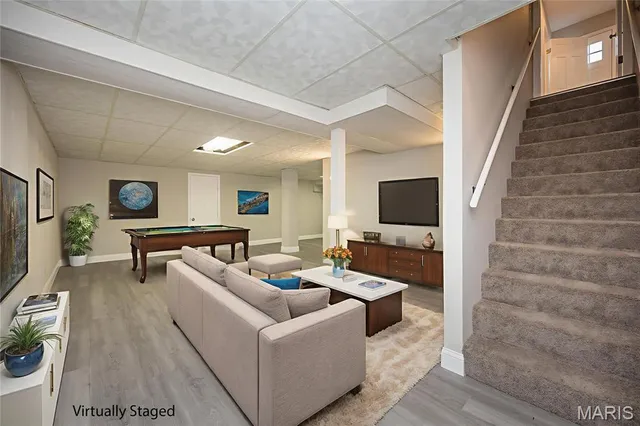 $570,000 | 304 Monteith Drive, Ellisville, MO 63011