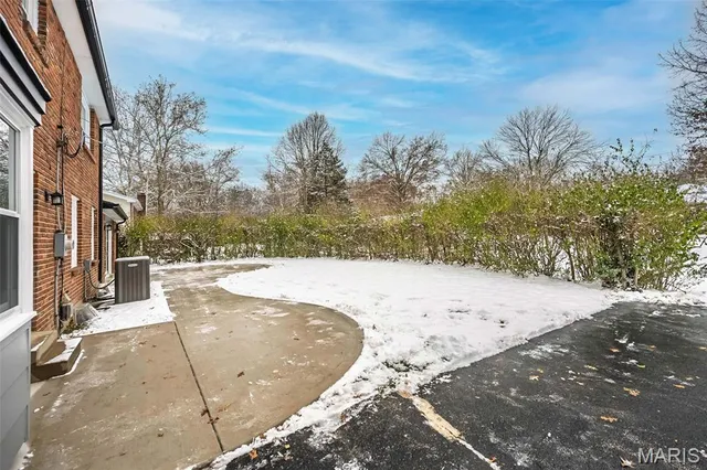 $570,000 | 304 Monteith Drive, Ellisville, MO 63011