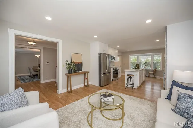 $570,000 | 304 Monteith Drive, Ellisville, MO 63011