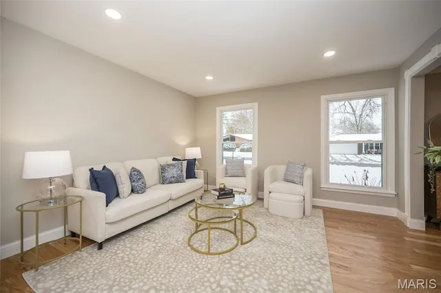 $570,000 | 304 Monteith Drive, Ellisville, MO 63011