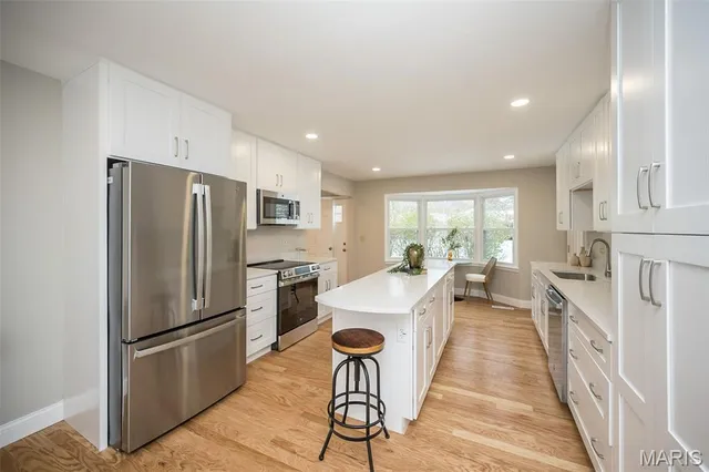 $570,000 | 304 Monteith Drive, Ellisville, MO 63011