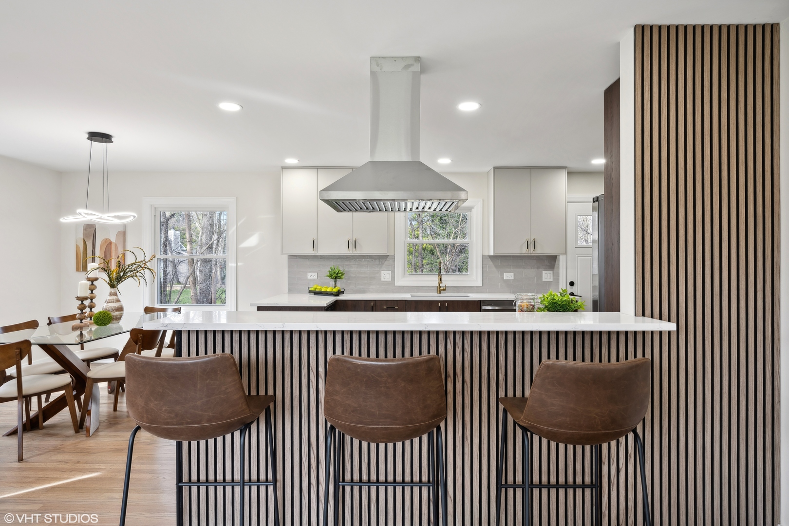 26340 West Merton Road Barrington, IL 60010 - Photo 4 of 22 an outdoor view with sitting space