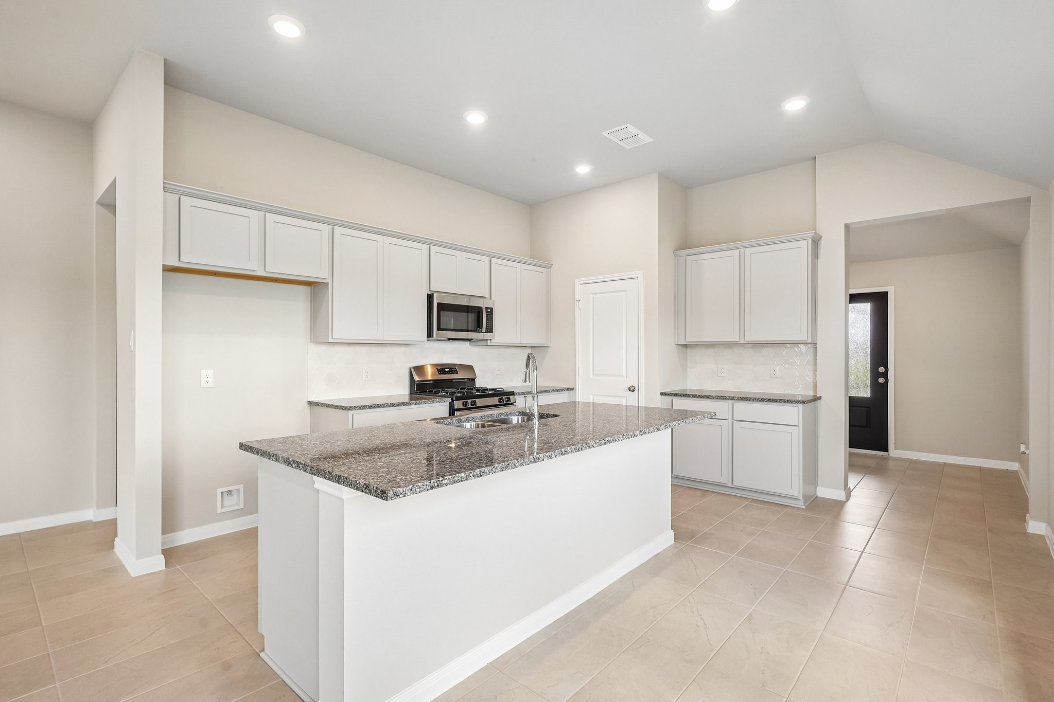 739 Hidden Mdw Street Rosharon, TX 77583 - Photo 7 of 41