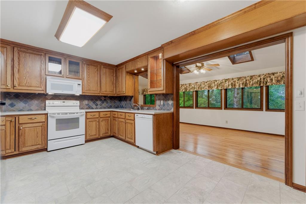 1407 Independence Way Marietta, GA 30062 - Photo 6 of 28