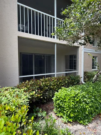 $2,350 | 13811 Oneida Drive, Unit E1, Delray Beach, FL 33446