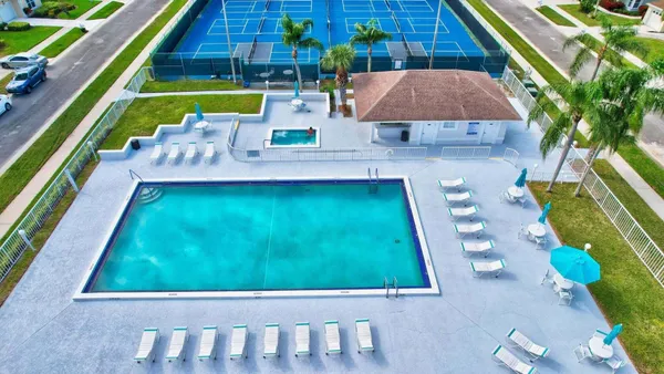 $2,350 | 13811 Oneida Drive, Unit E1, Delray Beach, FL 33446