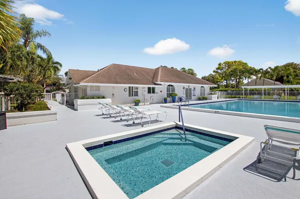 $2,350 | 13811 Oneida Drive, Unit E1, Delray Beach, FL 33446