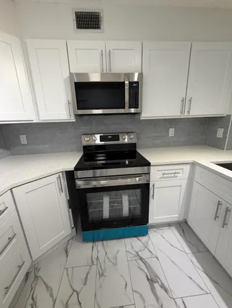 $2,350 | 13811 Oneida Drive, Unit E1, Delray Beach, FL 33446