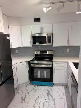 $2,350 | 13811 Oneida Drive, Unit E1, Delray Beach, FL 33446