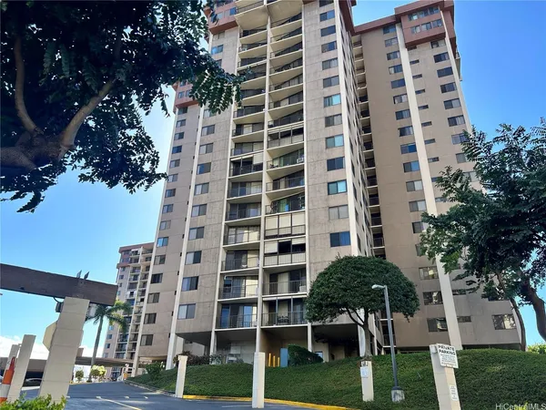 $2,900 | 98-487 Koauka Loop, Unit B1806, Aiea, HI 96701