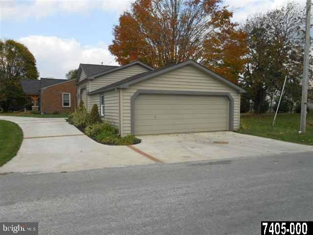14473 Winterstown Road Felton, PA 17322 - Photo 4 of 21 Gallery Image 4