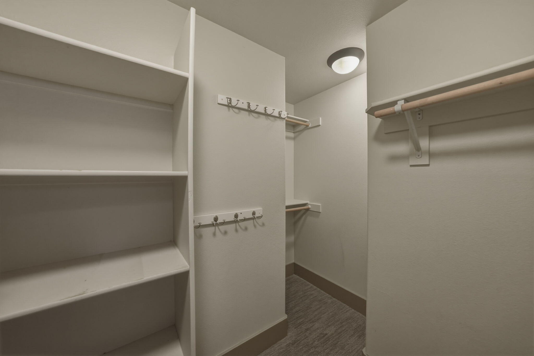 240 Northwest Skyliner Summit Loop Bend, OR 97703 - Photo 51 of 77 JUNIOR SUITE #2 CLOSET