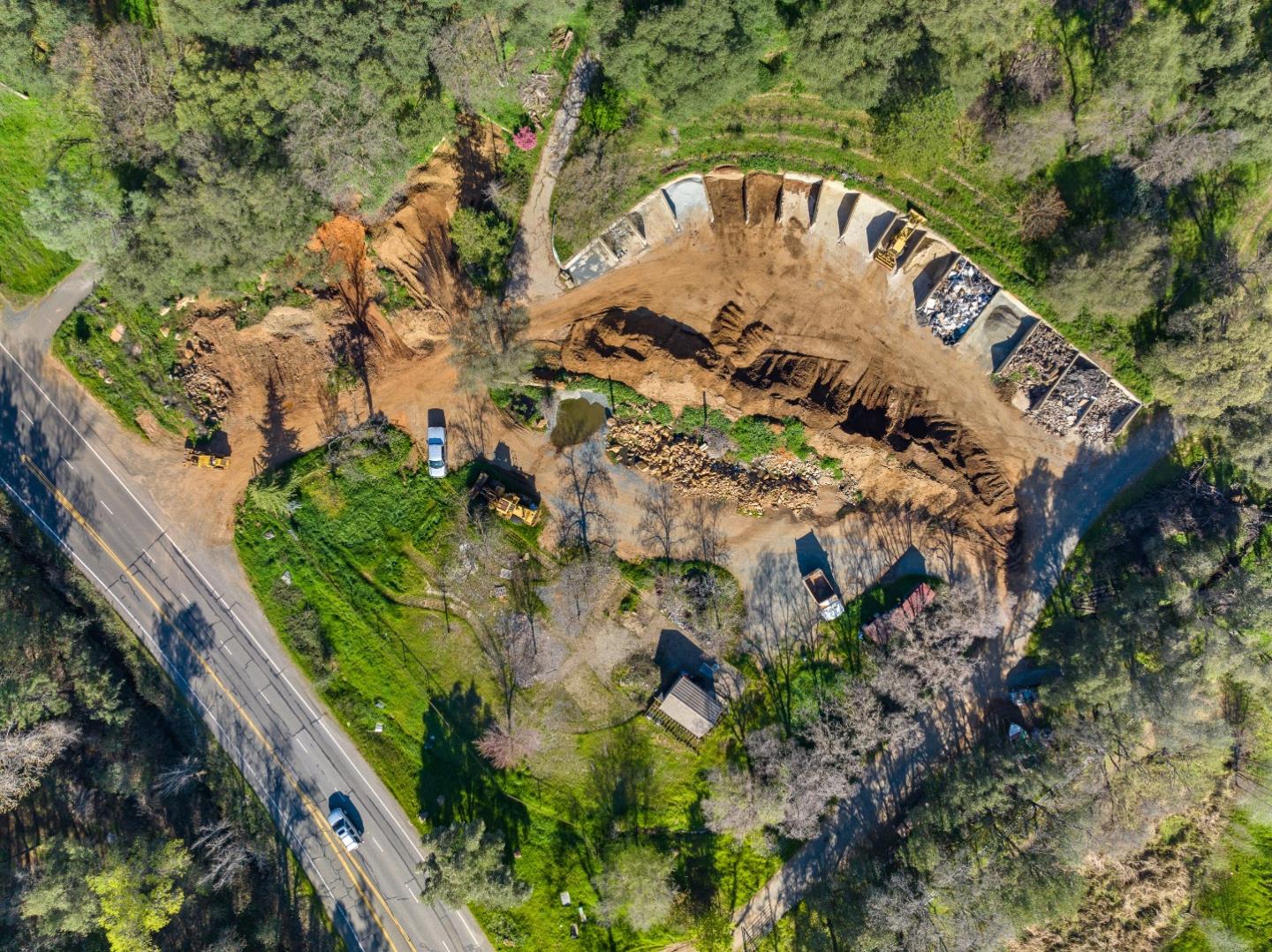 10264 Combie Road Grass Valley, CA 95949 - Photo 18 of 53 a view of swimming pool with a garden