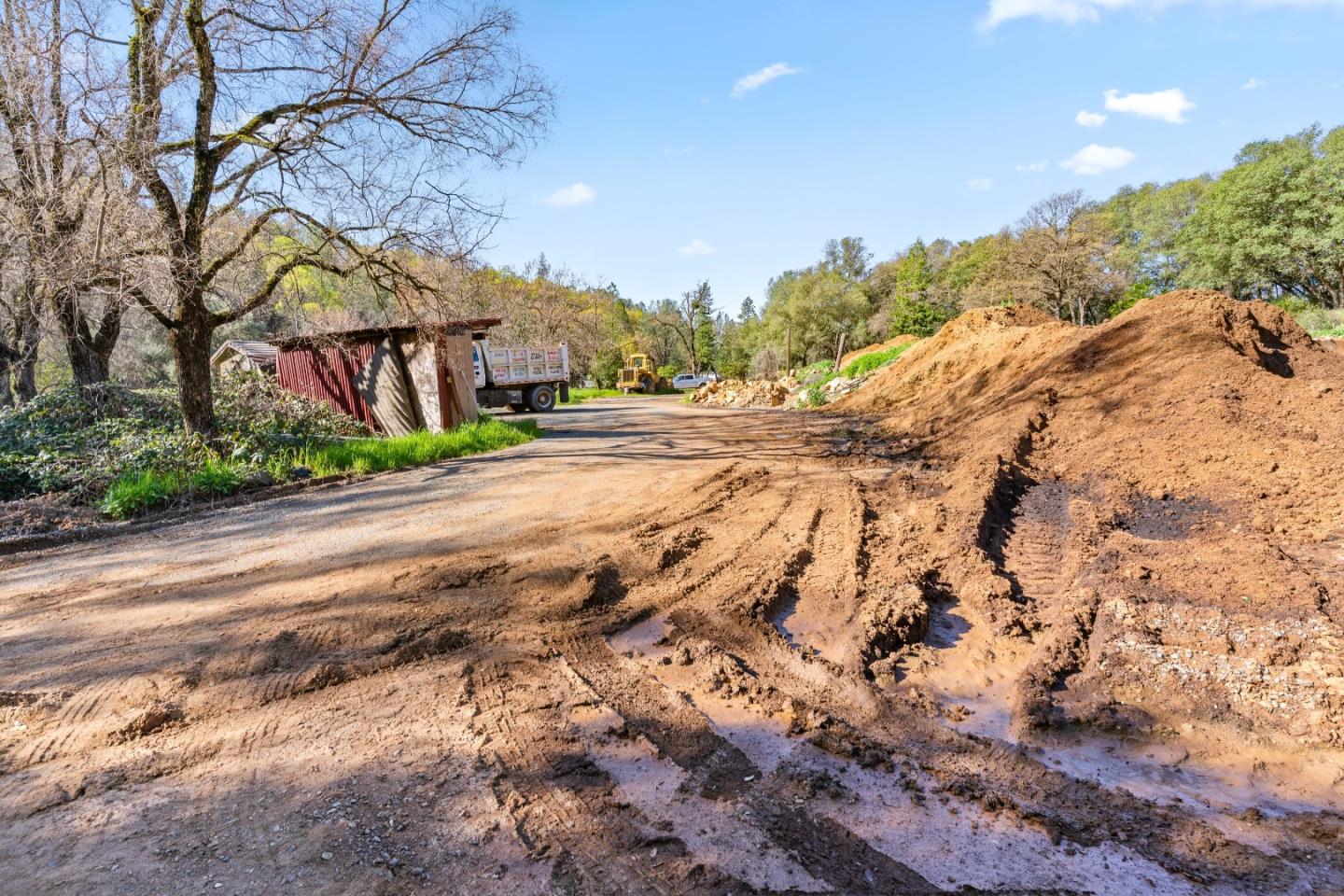 10264 Combie Road Grass Valley, CA 95949 - Photo 28 of 53 a view of city street with mountain view