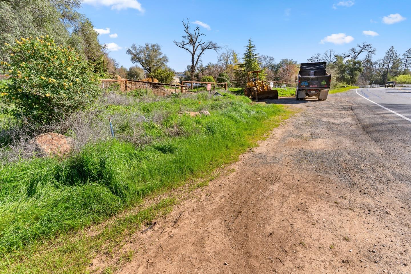 10264 Combie Road Grass Valley, CA 95949 - Photo 41 of 53 a view of a street