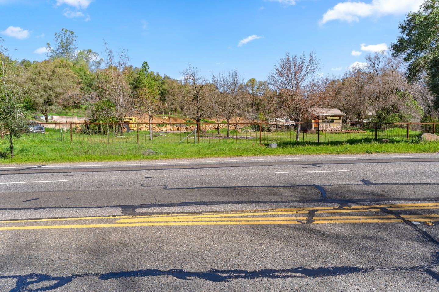 10264 Combie Road Grass Valley, CA 95949 - Photo 47 of 53 a view of swimming pool and yard